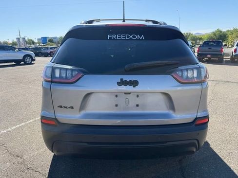 Used 2021 Jeep Cherokee Latitude Plus AWD/4WD image 3
