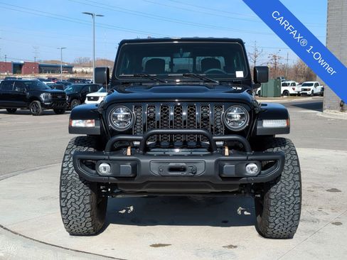 Used 2023 Jeep Gladiator Rubicon w/ Cold Weather Group image 12