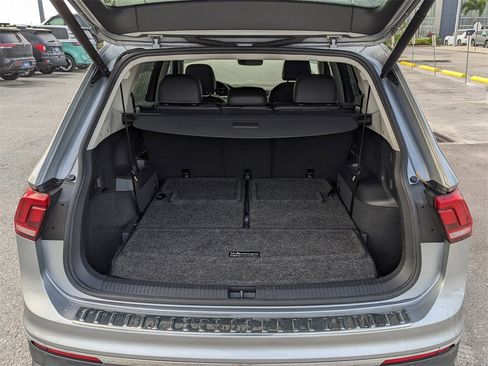 Certified 2023 Volkswagen Tiguan SE image 14