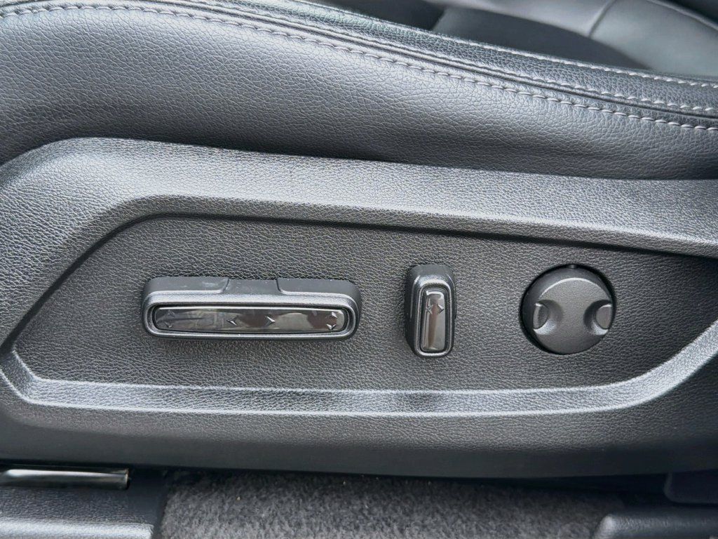 Used 2025 Honda Pilot EX-L image 14