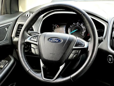 Used 2020 Ford Edge Titanium AWD/4WD image 29