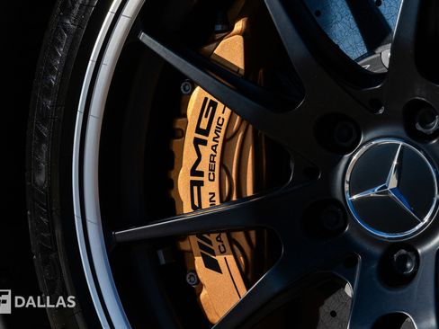 Used 2018 Mercedes-Benz AMG GT R image 22