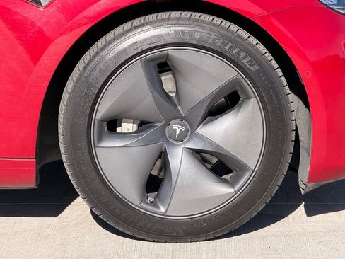 Used 2019 Tesla Model 3 Performance image 4