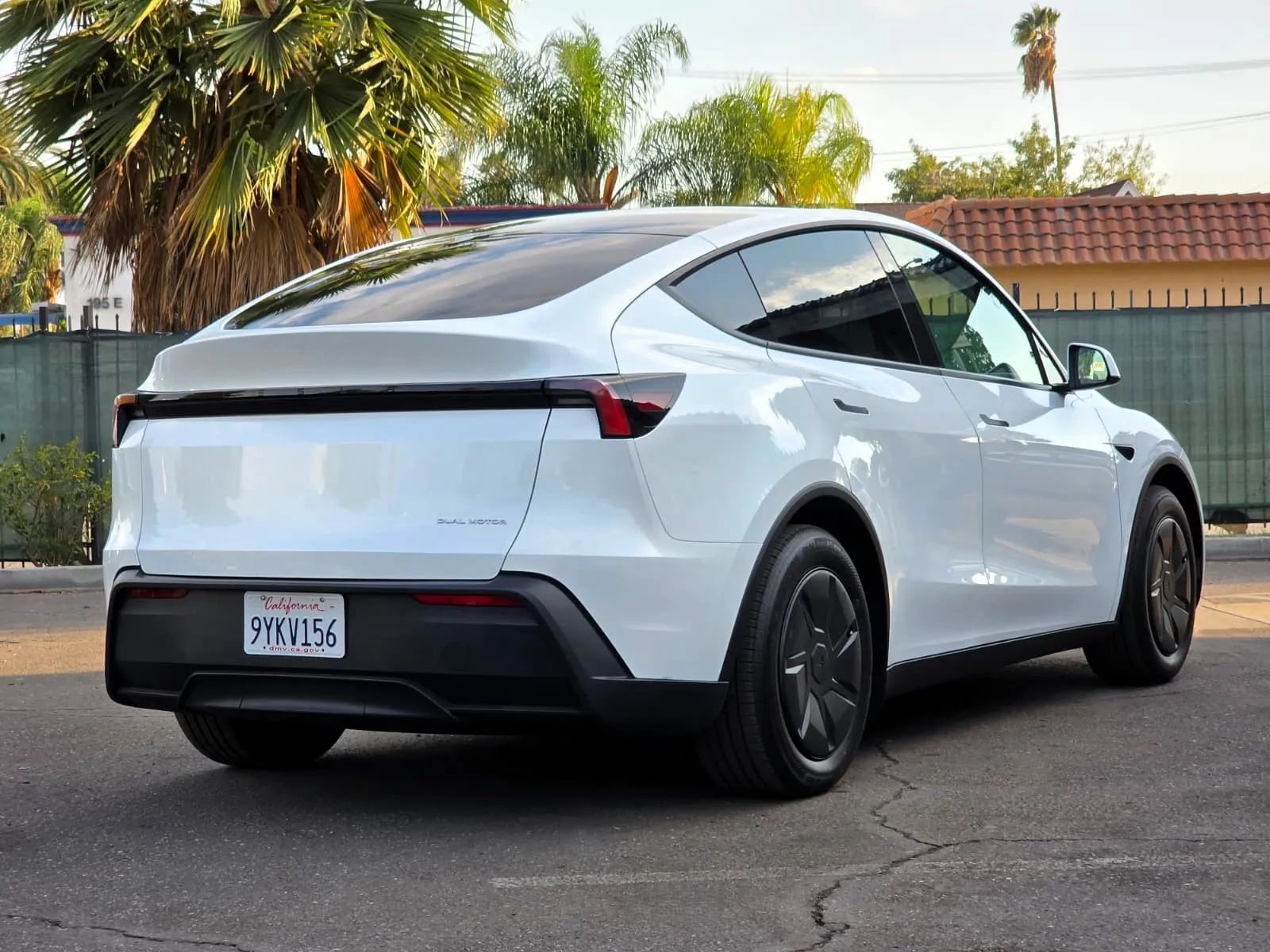 Used 2026 Tesla Model Y Long Range AWD/4WD image 3