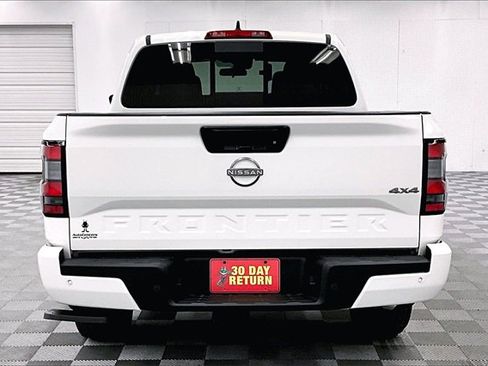 New 2025 Nissan Frontier SV image 4