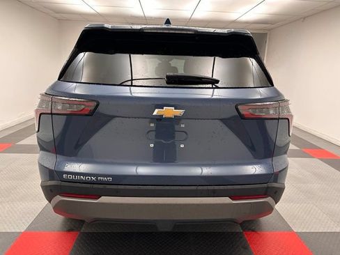 Used 2026 Chevrolet Equinox LT AWD/4WD image 5