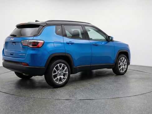 Used 2025 Jeep Compass Limited AWD/4WD image 7