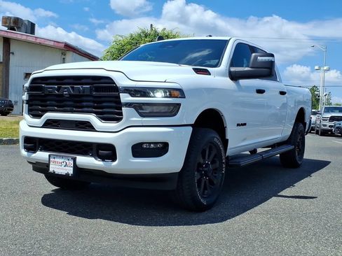 Used 2025 RAM 2500 Big Horn AWD/4WD image 3