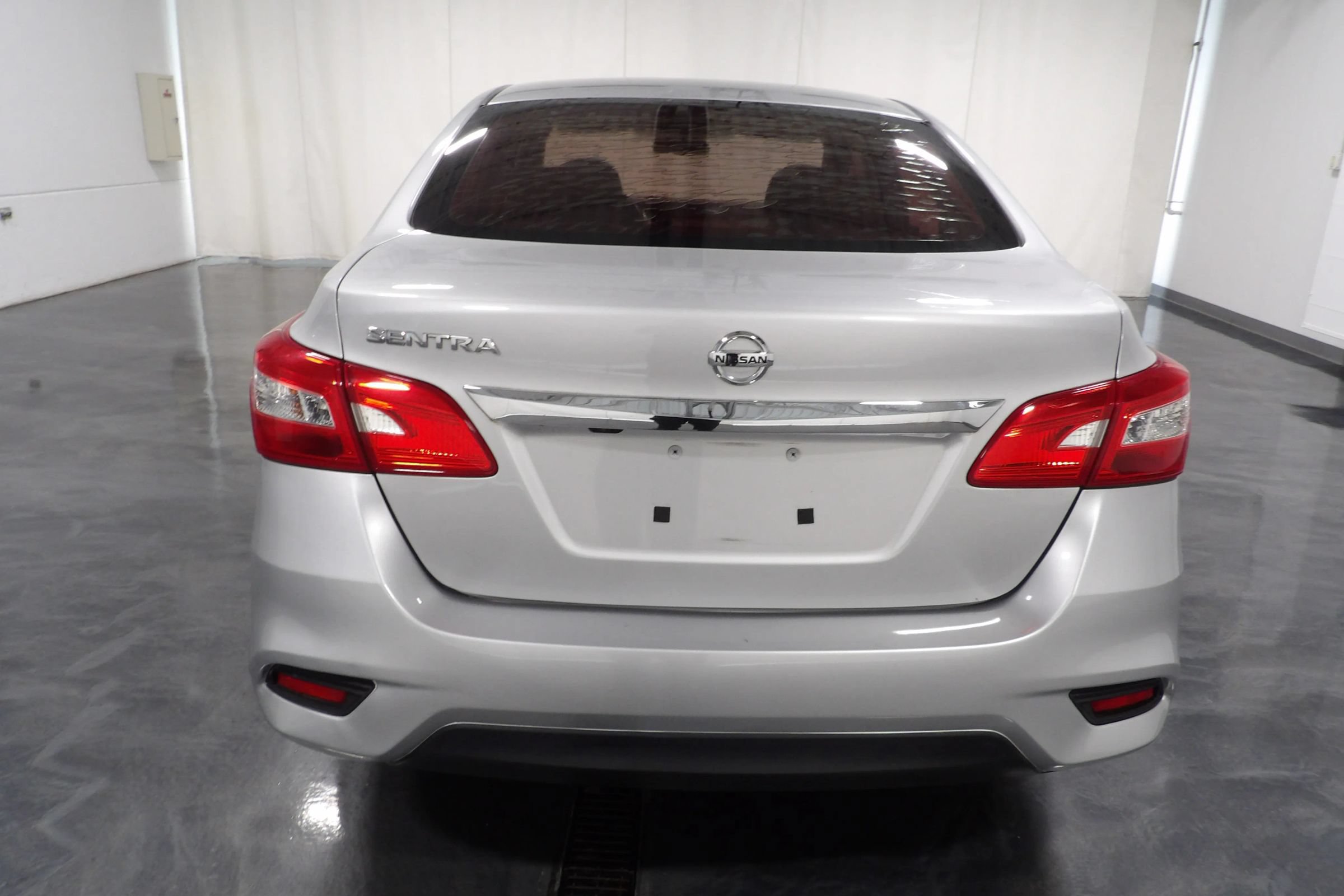 Used 2018 Nissan Sentra S FWD image 5