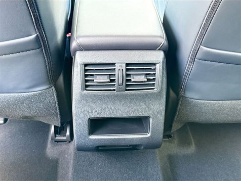 New 2025 Mitsubishi Outlander SE image 27