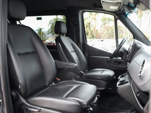 Used 2024 Mercedes-Benz Sprinter 2500 image 35