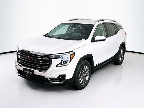 Used 2023 GMC Terrain SLT image 3