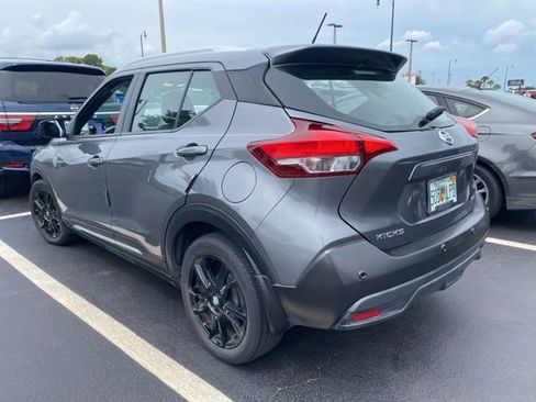 Used 2020 Nissan Kicks SR w/ SR Premium Package FWD image 4