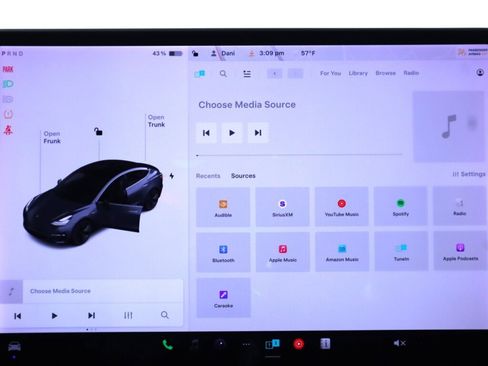 Used 2018 Tesla Model 3 image 16