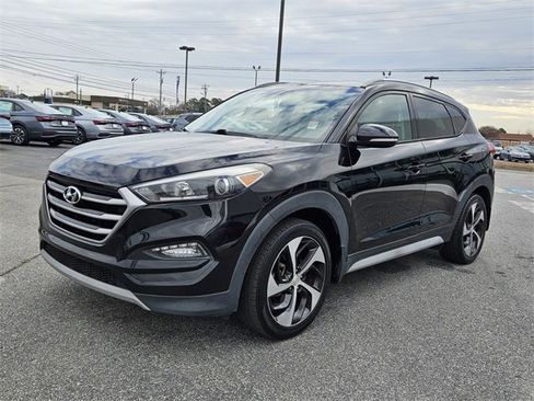 Used 2018 Hyundai Tucson Sport image 3