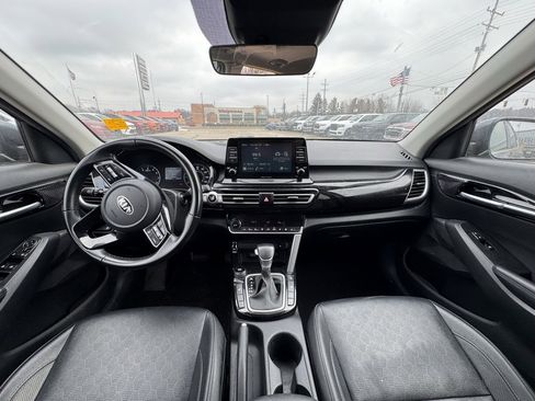 Used 2021 Kia Seltos EX image 15