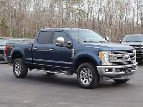 Used 2017 Ford F250 Lariat w/ Chrome Package image 9