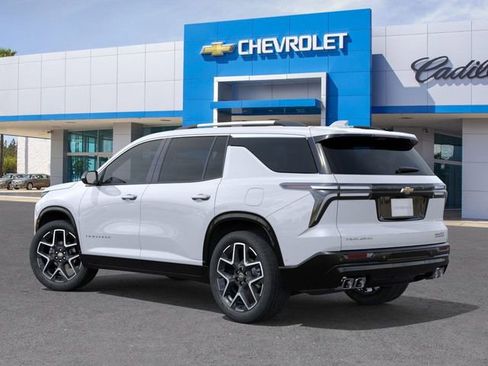 New 2026 Chevrolet Traverse High Country w/ LPO, Illumination Package FWD image 5