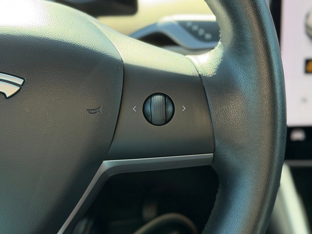 Used 2020 Tesla Model Y Long Range AWD/4WD image 12