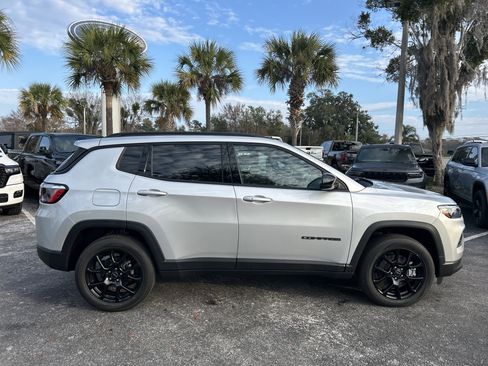 New 2026 Jeep Compass Latitude image 30