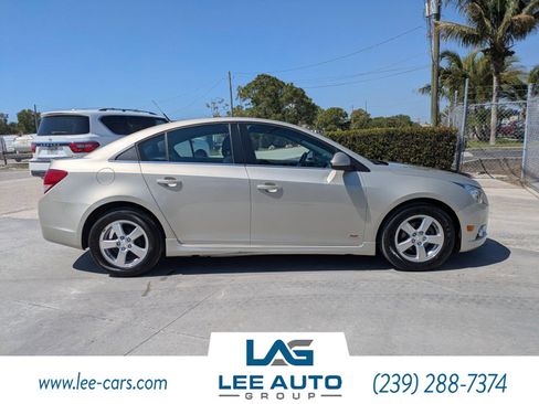 Used 2014 Chevrolet Cruze LT w/ RS Package FWD image 3
