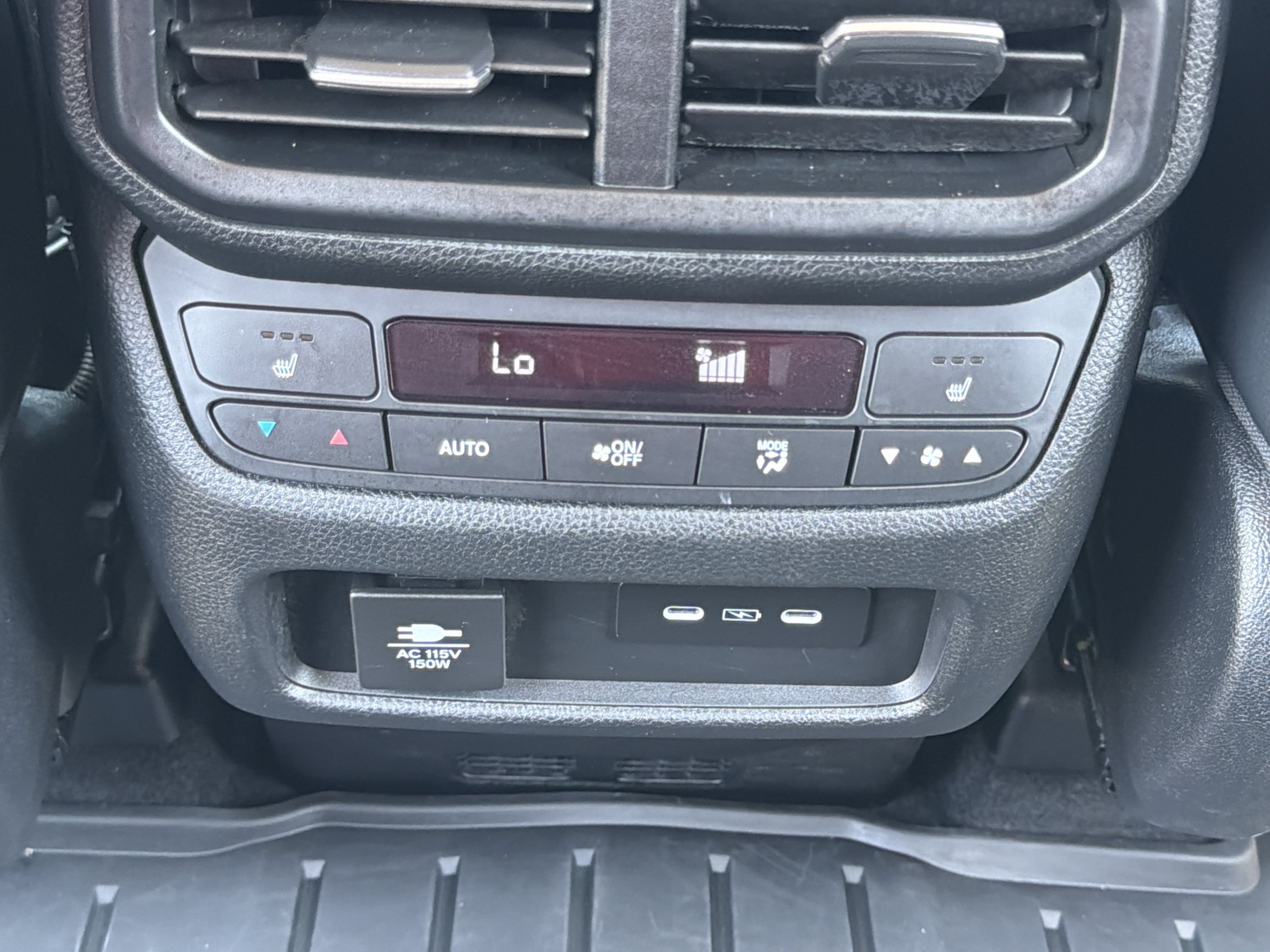 Used 2025 Honda Pilot Elite image 33