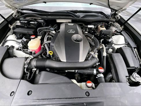 Used 2016 Lexus RC 200t image 32