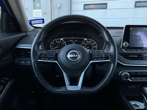Used 2025 Nissan Altima 2.5 SR image 30
