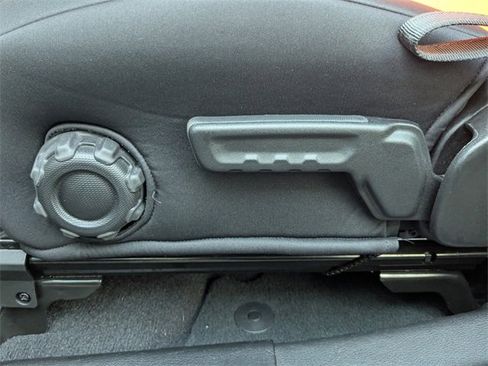 Used 2023 Jeep Wrangler Willys image 17