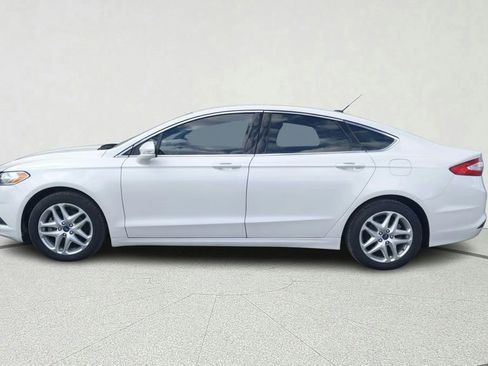 Used 2014 Ford Fusion SE w/ Equipment Group 202A FWD image 4