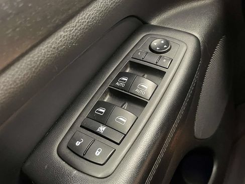 Used 2018 Jeep Grand Cherokee Altitude AWD/4WD image 30