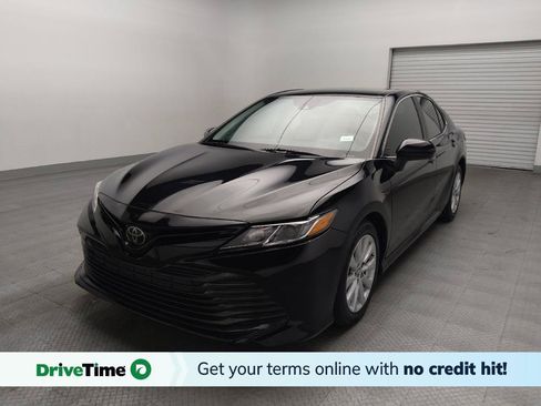 Used 2019 Toyota Camry LE FWD image 1
