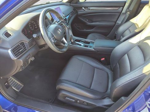 Used 2018 Honda Accord Sport image 9