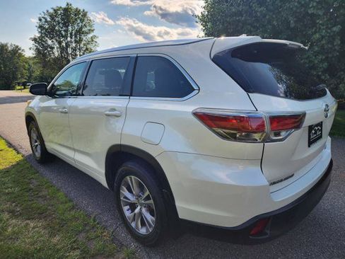 Used 2014 Toyota Highlander XLE AWD/4WD image 8