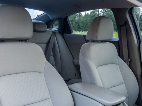 Used 2018 Chevrolet Malibu LT FWD image 17