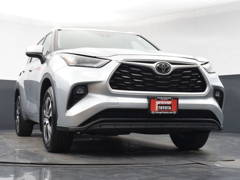 Used 2022 Toyota Highlander XLE image 33
