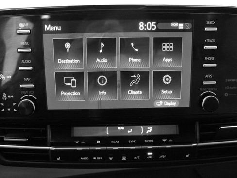 Used 2024 Toyota Sienna XSE image 21