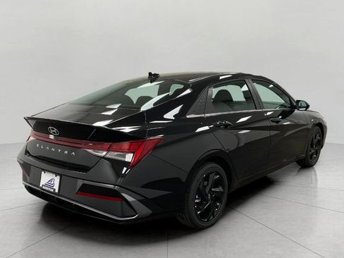 New 2026 Hyundai Elantra SEL Sport Premium FWD image 3