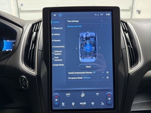 Used 2024 Ford Edge SEL w/ Convenience Package image 26