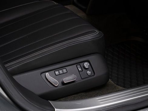 Used 2014 Bentley Flying Spur W12 AWD/4WD image 52