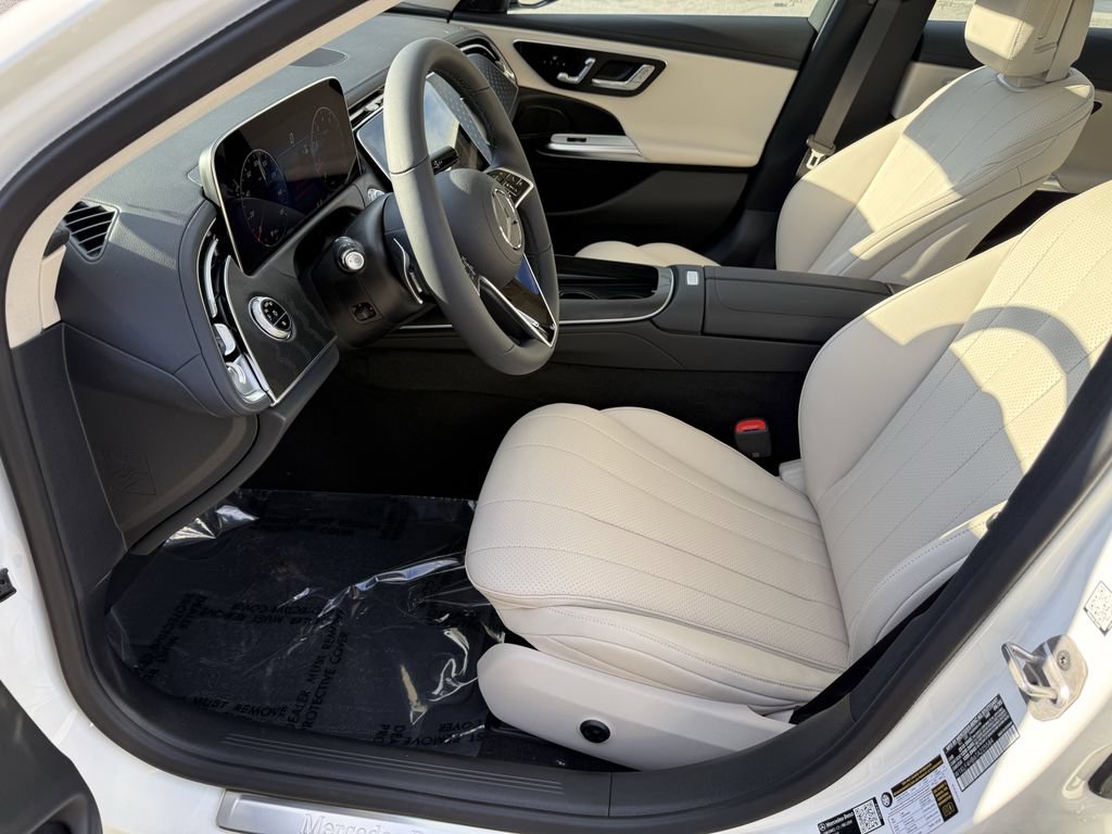 New 2026 Mercedes-Benz E 350 4MATIC Sedan image 9