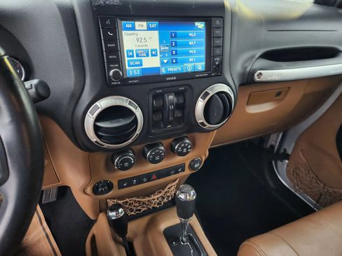 Used 2012 Jeep Wrangler Unlimited Sahara w/ Dual Top Group image 31