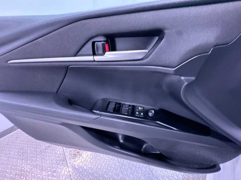 Used 2025 Toyota Camry LE image 12