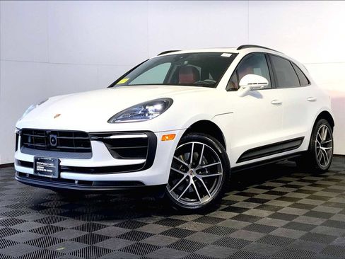 Used 2026 Porsche Macan image 1