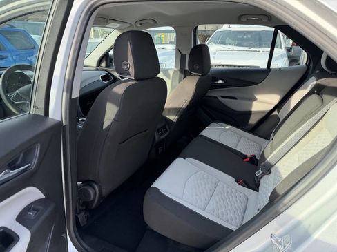 Used 2020 Chevrolet Equinox LS image 23