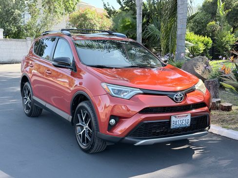 Used 2016 Toyota RAV4 SE FWD image 4