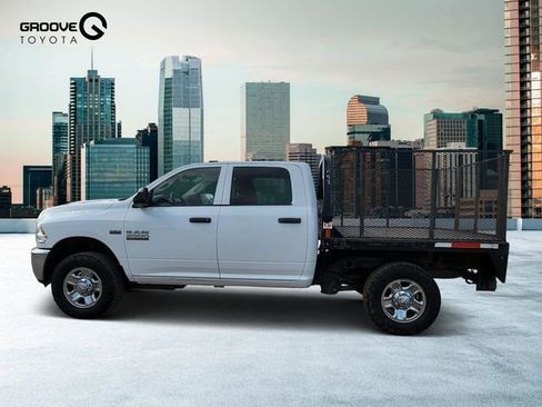 Used 2018 RAM 2500 Tradesman w/ Chrome Appearance Group AWD/4WD image 2