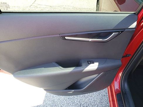 Certified 2024 Kia Niro LX image 13