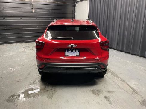 New 2026 Chevrolet Trax RS w/ Sunroof Package image 4