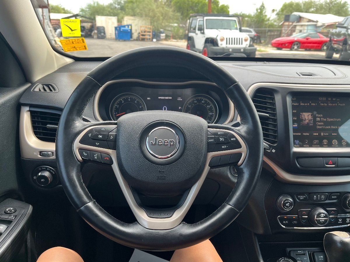 Used 2015 Jeep Cherokee Limited AWD/4WD image 18